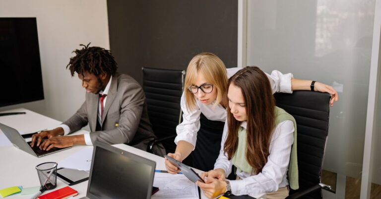 Why Internal Communication Is the Hidden Driver of Digital Marketing Success